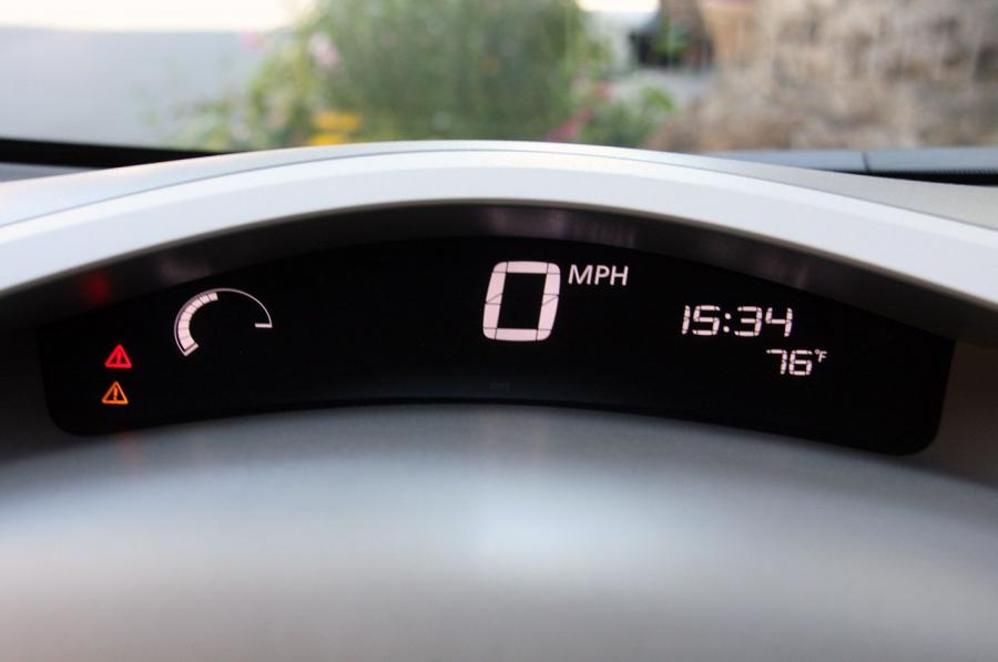  Nissan Leaf 2011 года  (фото 21 из 53)